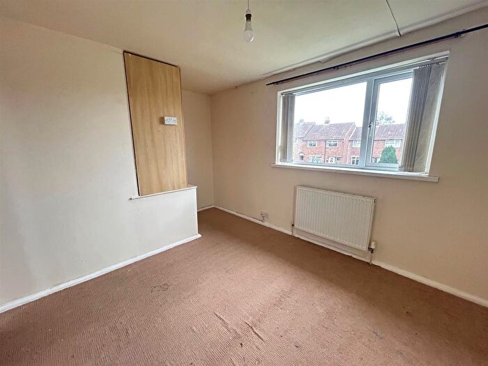 2 Bedroom End Of Terrace House To Rent In Hawthorn Walk, Eastfield, YO11