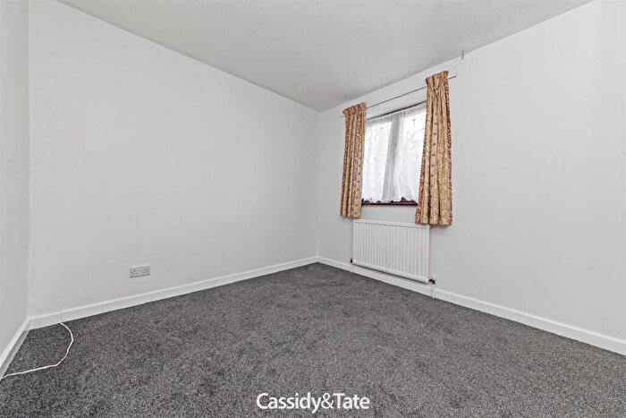 1 Bedroom End Of Terrace House To Rent In Wynchlands Crescent, St Albans, AL4