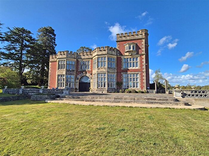 3 Bedroom Apartment For Sale In Ossemsley, Christchurch, Hampshire, BH23