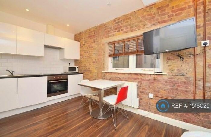 Studio To Rent In London, London, EC2A