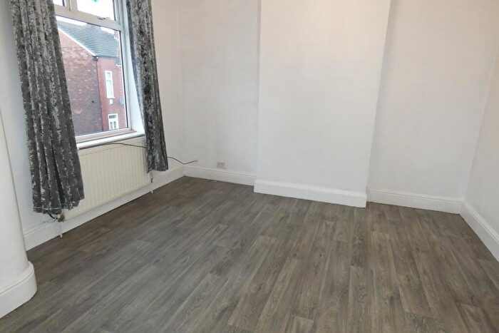 3 Bedroom End Of Terrace House To Rent In New Barton Street, M6