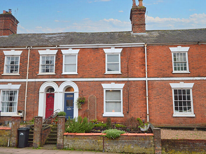 3 Bedroom Town House For Sale In Upgate, Louth, LN11