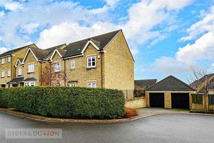 4 Bedroom Detached House For Sale In Tennyson Avenue, Lindley, Huddersfield, HD3