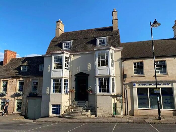 2 Bedroom Flat For Sale In Broad Street, Stamford, PE9