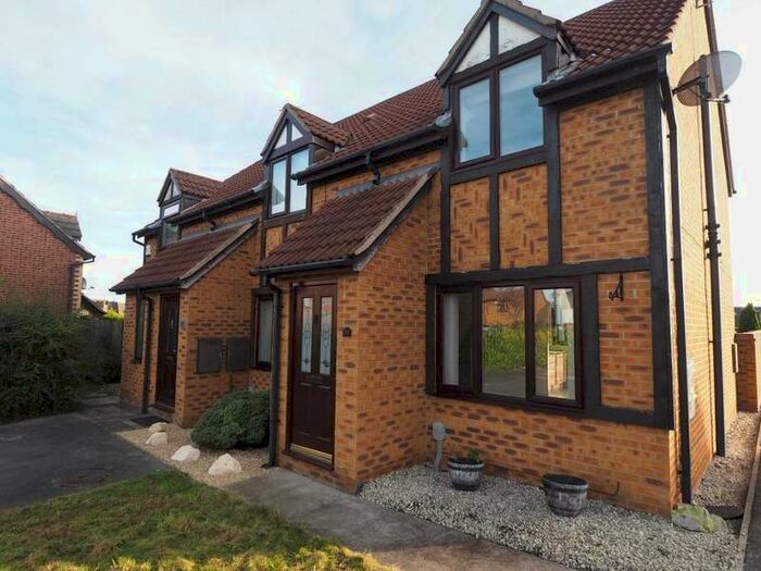 2 Bedroom End Of Terrace House To Rent In Wisteria Way, Howdale Road, Hull, HU8