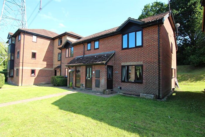 2 Bedroom Maisonette For Sale In Nursery Gardens, Chandler's Ford, Eastleigh, SO53