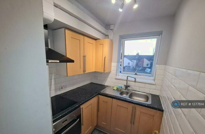 2 Bedroom Flat To Rent In Napier Street, Burton-On-Trent, DE14