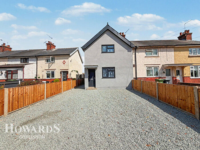 3 Bedroom Semi-Detached House For Sale In Suffolk Road, Gorleston, NR31