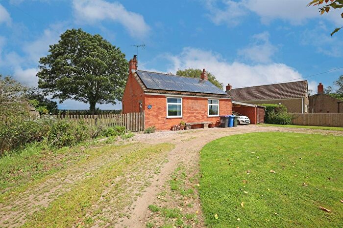 2 Bedroom Bungalow For Sale In Sea Lane, PE22