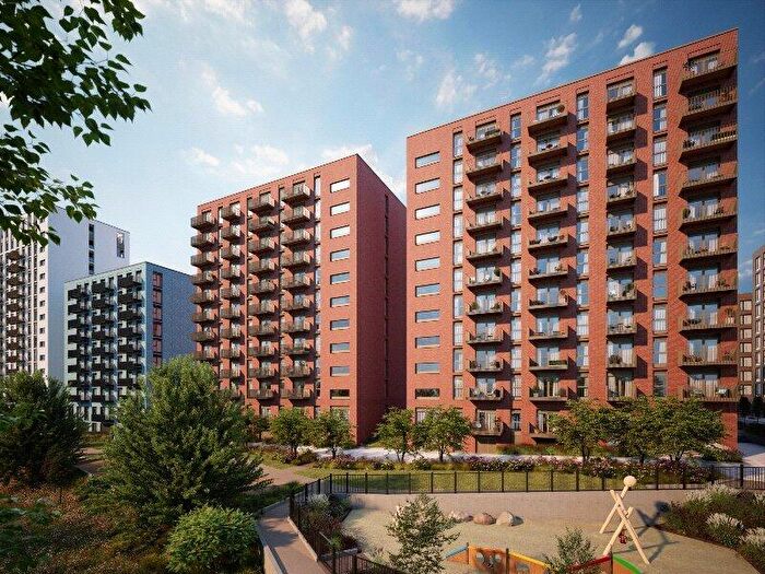 3 Bedroom Flat For Sale In Bradfield Way, London, E16