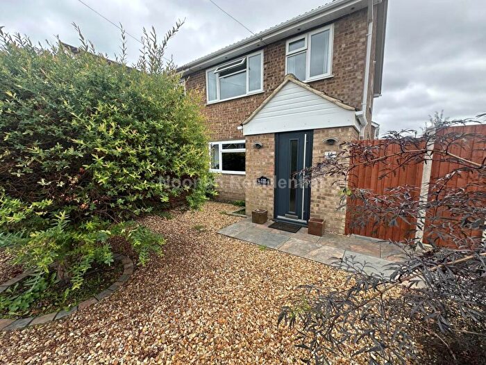 3 Bedroom Semi-Detached House To Rent In Kym Road, St Neots, PE19