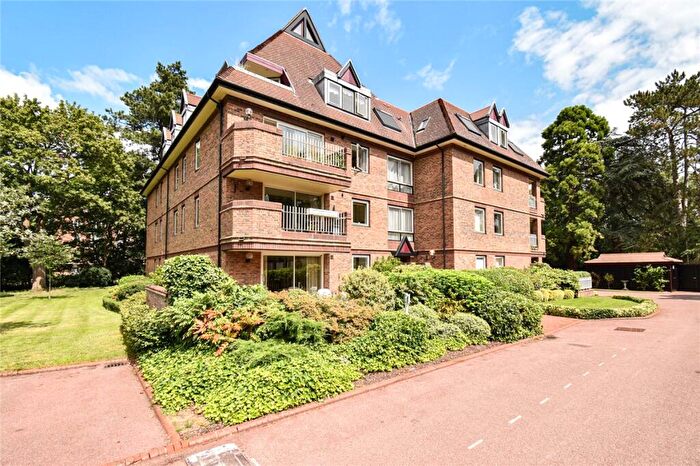 3 Bedroom Apartment To Rent In The Oasthouse, Pinehurst South, Grange Road, Cambridge, CB3
