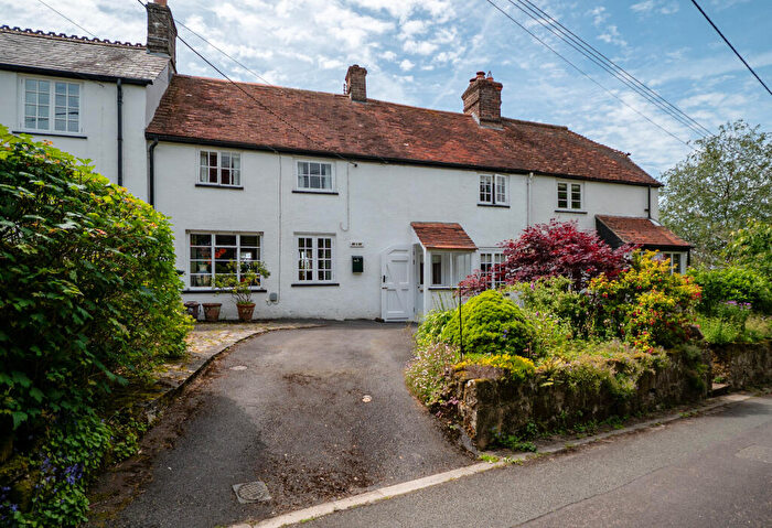 2 Bedroom Cottage For Sale In Yeatmans Lane, Shaftesbury, SP7