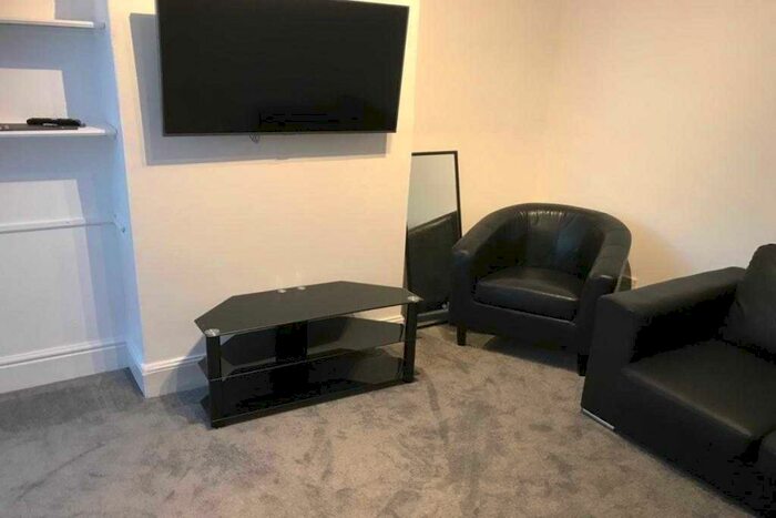 5 Bedroom Terraced House To Rent In Baileys Road, Southsea, Hampshire, PO5