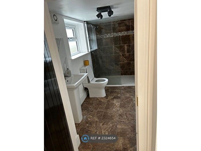 5 Bedroom Detached House To Rent In Birches Head Road, Stoke-On-Trent, ST1