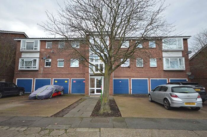 1 Bedroom Flat For Sale In Whernside Close, London, SE28