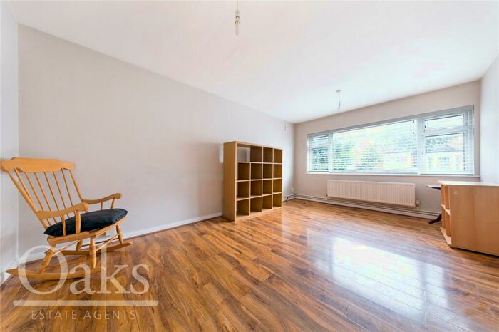 2 Bedroom Apartment To Rent In Moffat Road, Thornton Heath, CR7