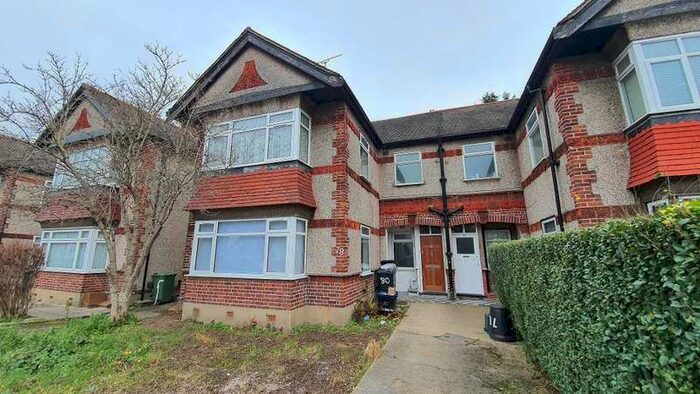 3 Bedroom Flat To Rent In Lechmere Avenue, Woodford, Woodford Green, Uk, IG8