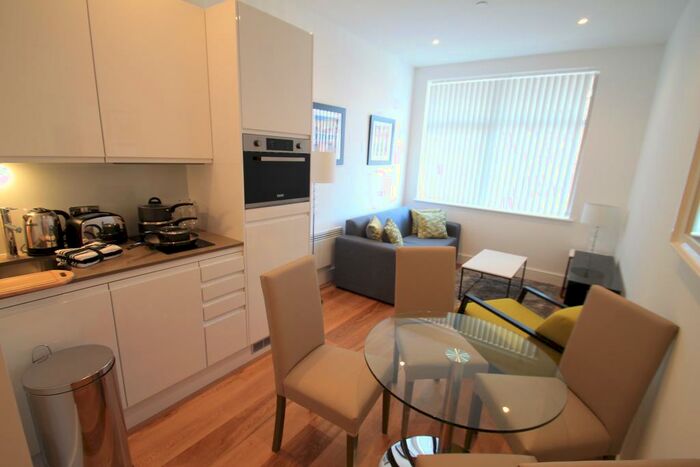 Apartment To Rent In Park Street West, Luton, LU1