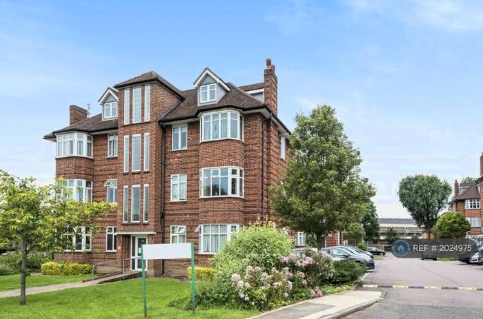2 Bedroom Flat To Rent In Oakleigh Road North, London, N20