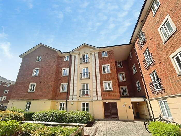 2 Bedroom Flat For Sale In Brunel Crescent, Swindon, SN2