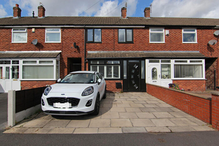 3 Bedroom Terraced House For Sale In Sherwood Avenue, Droylsden, M43
