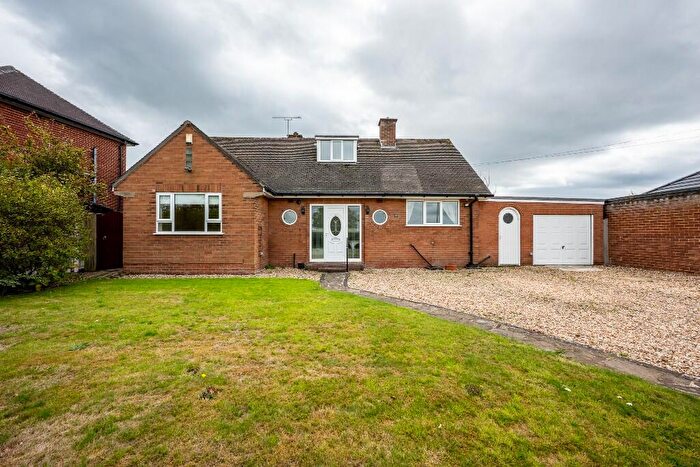 2 Bedroom Detached Bungalow For Sale In Turnpike Road, Aughton, L39