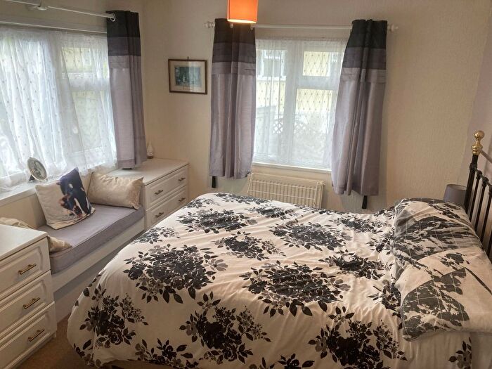 2 Bedroom Bungalow For Sale In Sussex Close, London Road, West Kingsdown, Sevenoaks, TN15