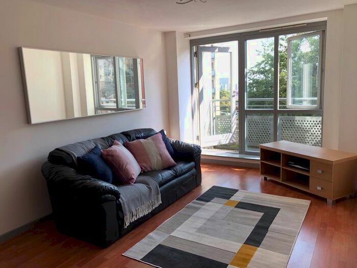 2 Bedroom Flat To Rent In Elmwood Lane, Leeds, LS2