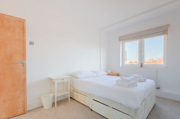 4 Bedroom Flat To Rent In Percival Street, London, EC1V