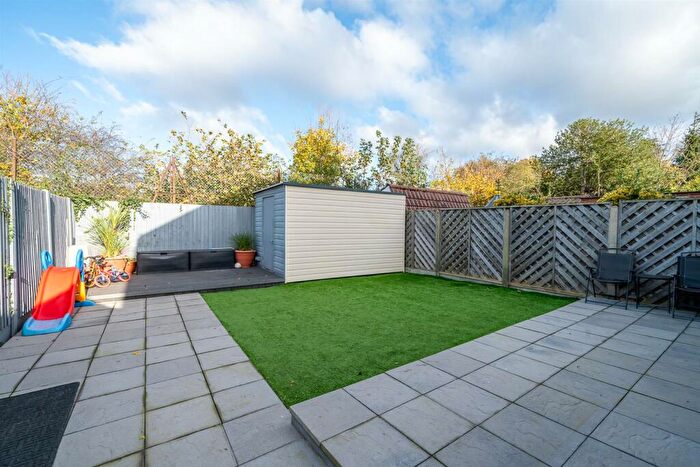 3 Bedroom End Of Terrace House For Sale In Farmfield Road, Bromley, BR1