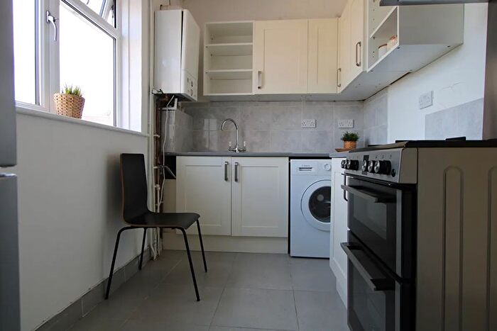 1 Bedroom Flat To Rent In Streatham Vale, London, SW16