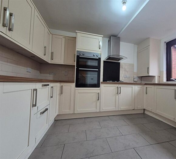 2 Bedroom Flat To Rent In Loxford Court, Hulme, M15