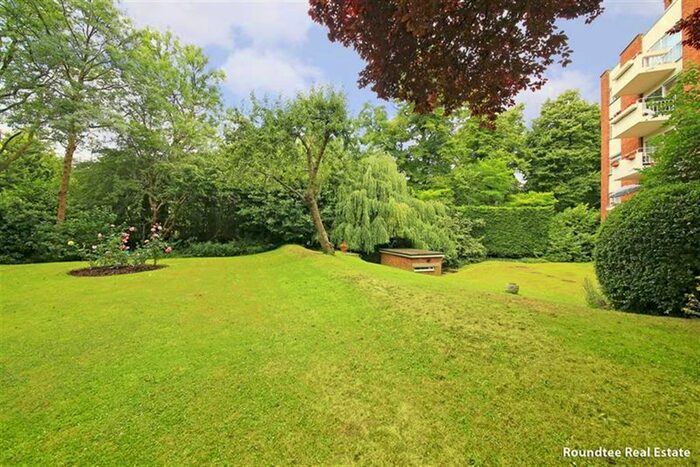 2 Bedroom Flat To Rent In James Close, Woodlands, Golders Green, NW11