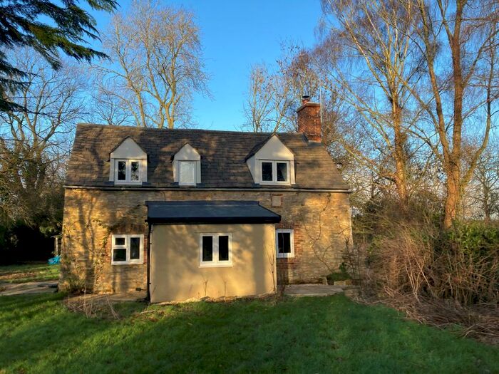 2 Bedroom Cottage To Rent In West End, Stanton Harcourt, OX29