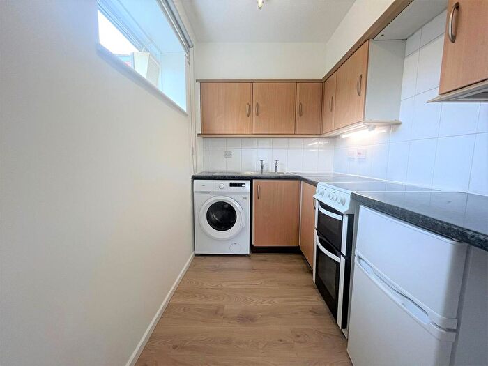 Studio To Rent In Clarkes Drive, Uxbridge, Middlesex, UB8