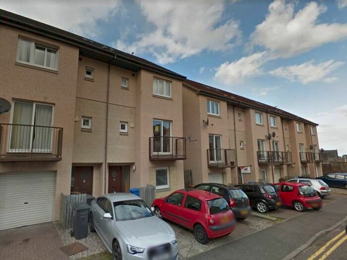 5 Bedroom Town House To Rent In Larch Street, Dundee, DD1
