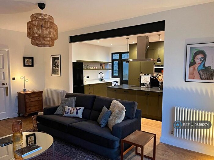 2 Bedroom Flat To Rent In Hadley Road, Barnet - London, EN5