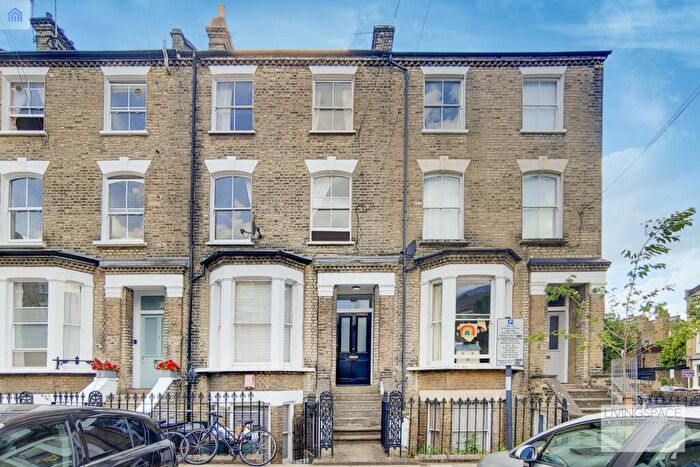 3 Bedroom Flat To Rent In Courtney Road, Highbury, N7