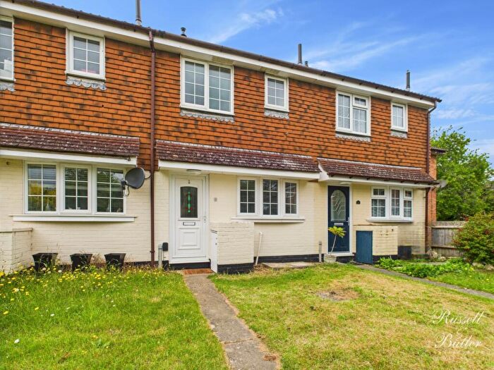 2 Bedroom Terraced House For Sale In Downer Close, Buckingham, MK18