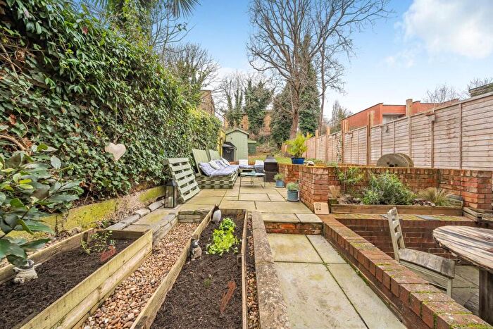 2 Bedroom Flat For Sale In Devonshire Road, Forest Hill, SE23