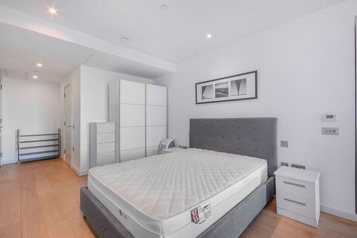 Studio To Rent In Walworth Road, Elephant And Castle, London, SE1