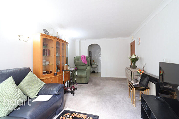 1 Bedroom Retirement Property For Sale In Oakdene Close, Pinner, HA5
