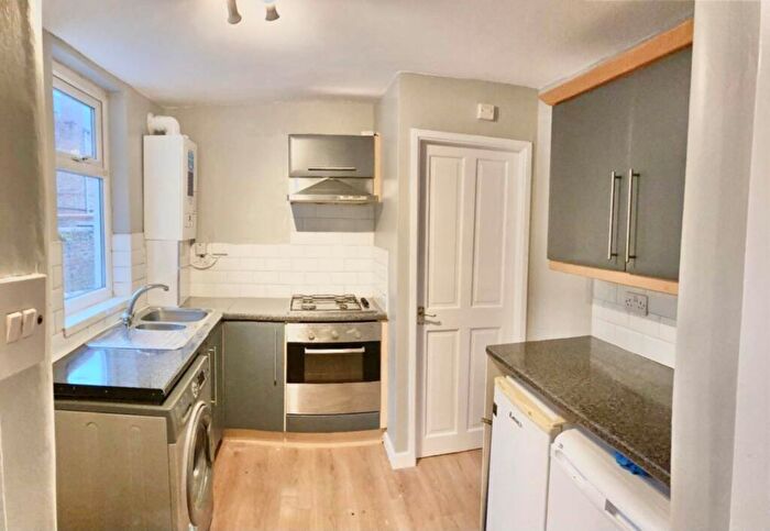 2 Bedroom Flat To Rent In Balfour Street, Gateshead, NE8