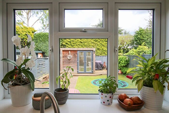 3 Bedroom Terraced House For Sale In Highfield Close, Wokingham, RG40