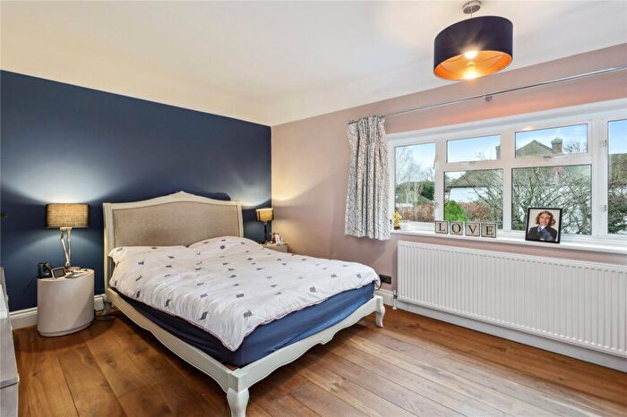 5 Bedroom Detached House For Sale In Rydens Avenue, Walton-On-Thames, KT12