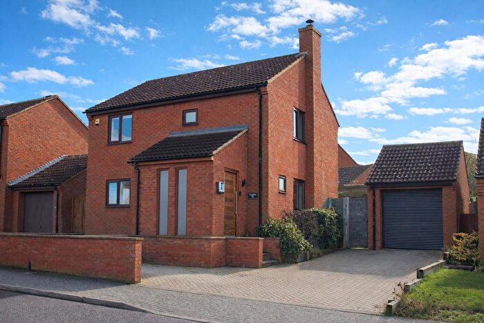 4 Bedroom Detached House For Sale In Thorneycroft Lane, Downhead Park, Milton Keynes, MK15