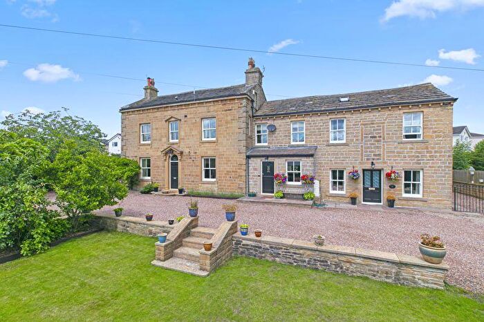 6 Bedroom Detached House For Sale In Willow Tree Gardens, Eldwick, BD16