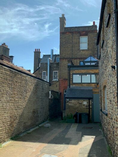 2 Bedroom Town House To Rent In Thanet Road, Broadstairs, CT10