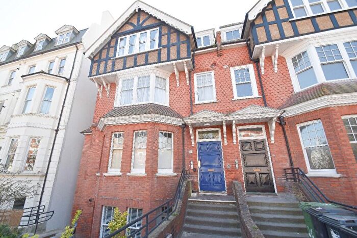 1 Bedroom Flat To Rent In Jevington Gardens, Eastbourne, East Sussex, BN21